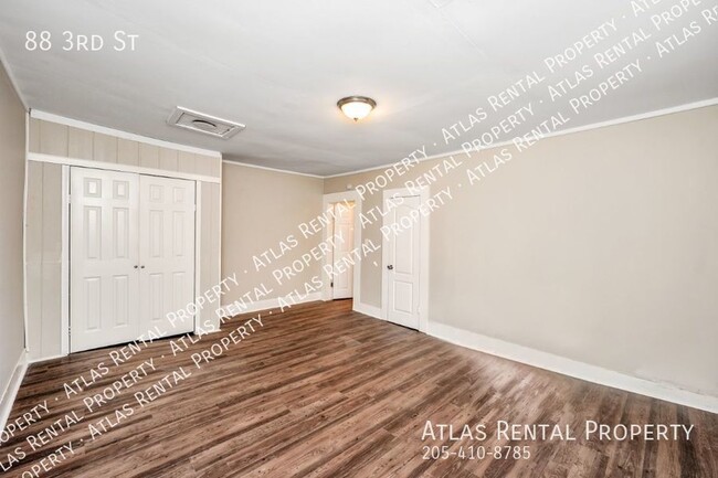 Building Photo - 88 3rd St