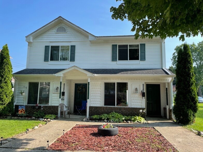 Full house photo - 203 E. Main St.