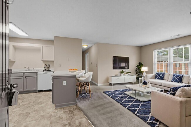 Building Photo - 2 bed 2 bath with a washer & dryer and all...