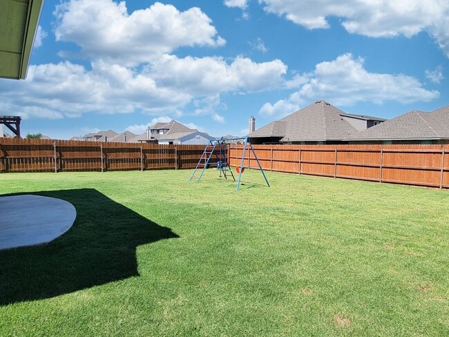 Building Photo - 648 Red River Dr
