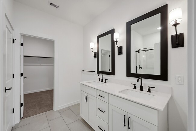 Building Photo - 516 Monarch Trl