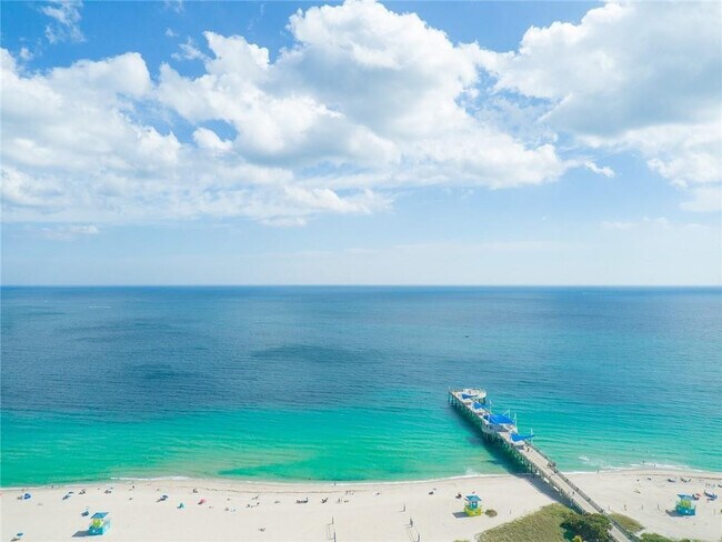 Building Photo - 305 N Pompano Beach Blvd