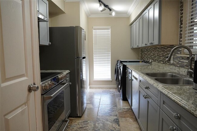 Building Photo - 12550 Whittington Dr