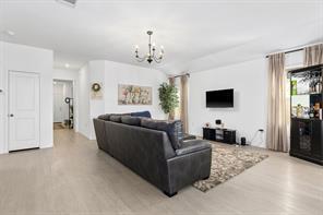 Building Photo - 211 Camargue Dr