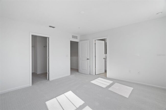 Building Photo - 1601 Pinecliff Dr