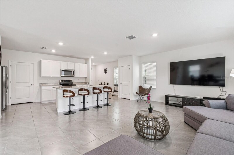 Building Photo - 5667 Chorleywood Ln