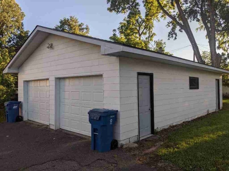 Building Photo - 204 Hatten Ave