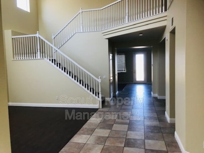 Building Photo - 33454 Twin Hills Way