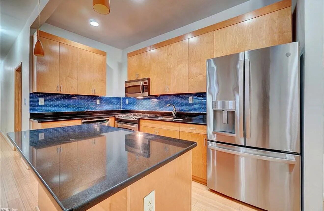 Building Photo - 520 W Olney Rd