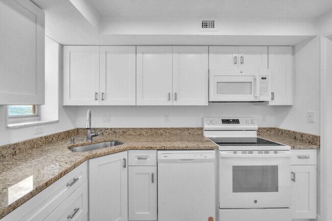 Building Photo - 777 S Federal Hwy