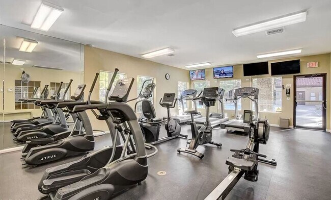 Building Photo - RESORT STYLE LIVING!