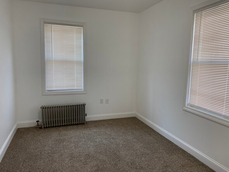 Bedroom 1 - 100 Fisher St