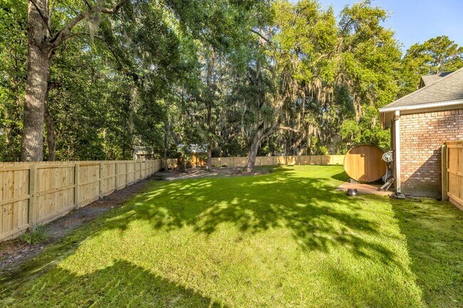 Building Photo - Gorgeously Updated 4 Bed/3.5 Bath in Tranquilla Hall - Buckhead