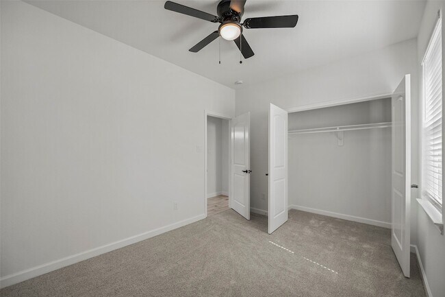Building Photo - 1078 St Clair St