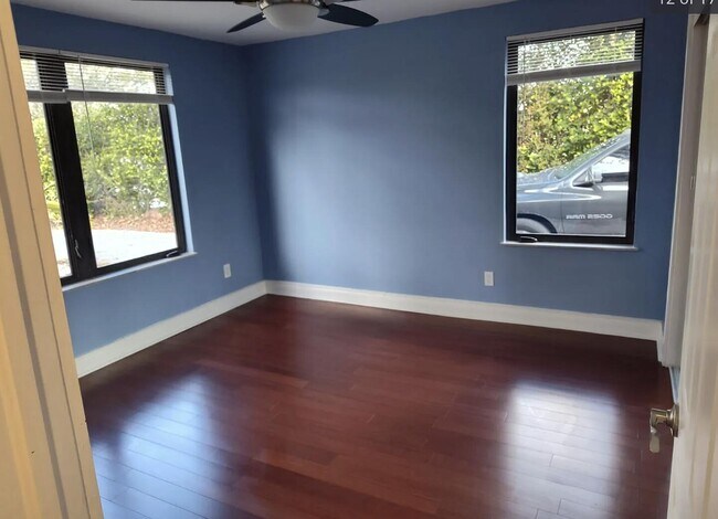 Building Photo - 3642 Gulfstream Rd