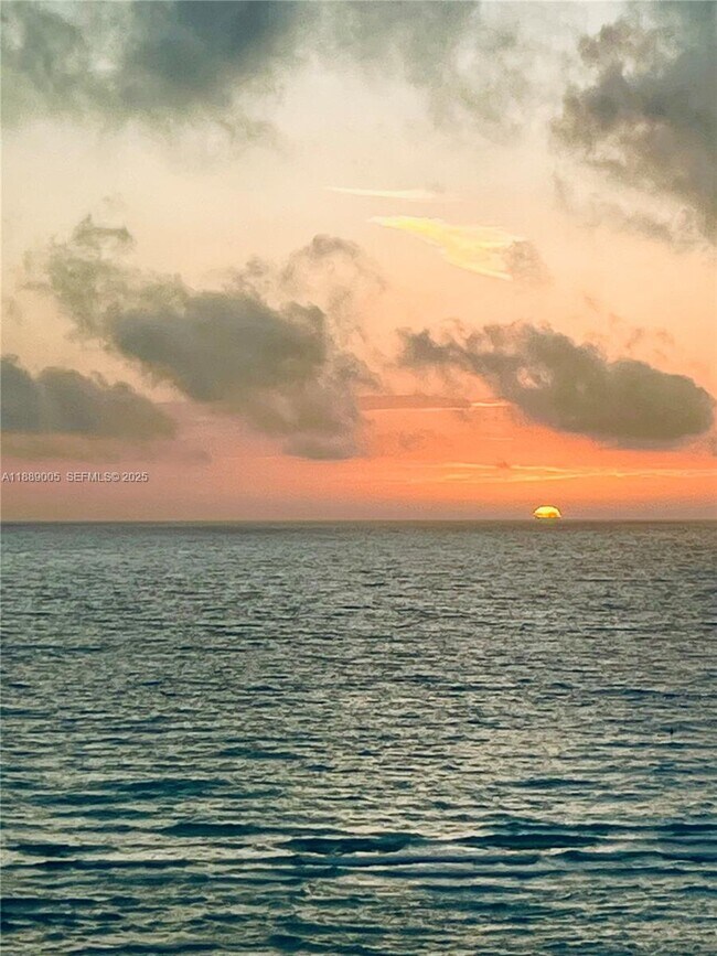 Building Photo - 5601 Collins Ave