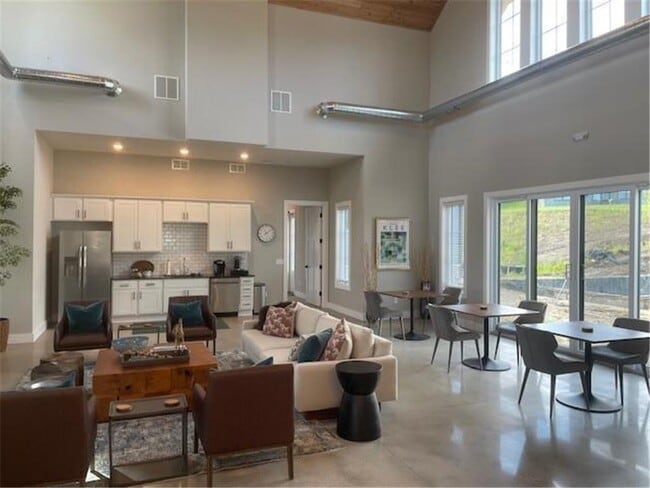 Building Photo - 5380 Robinwood Ct