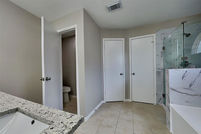 Building Photo - 25714 Oakridge Forest Ln