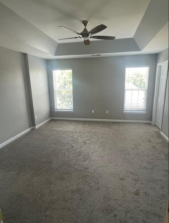 Building Photo - Blakeney Greens 3 bedrooms and 4 full bath...