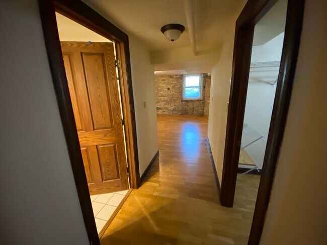 Interior Photo - 2550 Lake