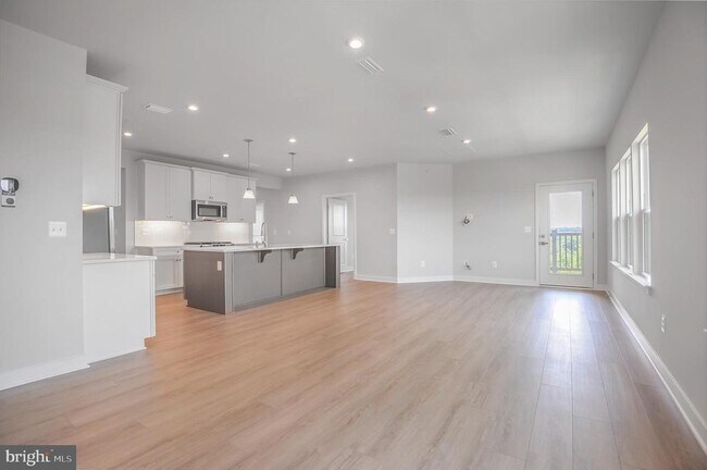 Building Photo - 4399 Peach Lily Ln