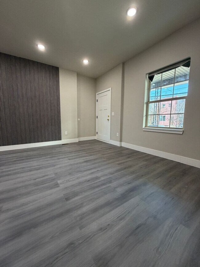 Building Photo - ??? NEWLY RENOVATED 3 BEDROOMS & 2.5 BATH HOUSE LOCATED IN HADDINGTON