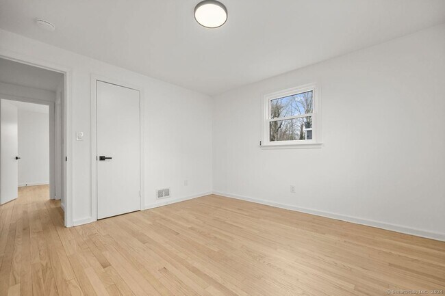 Building Photo - 141 Ridgewood Dr
