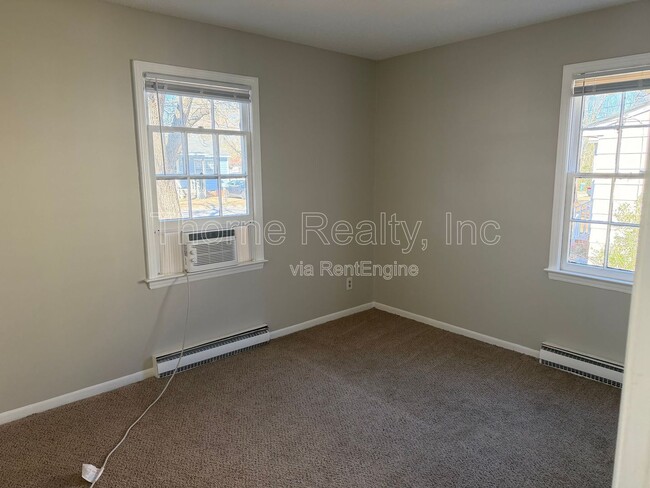 Building Photo - 1401 Dogwood Ave