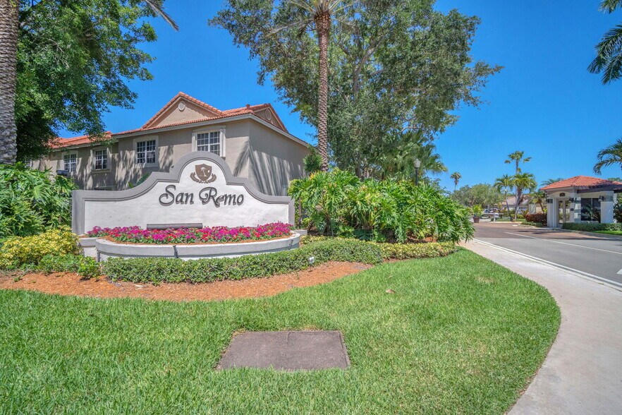 Building Photo - 800 Sorrento Dr