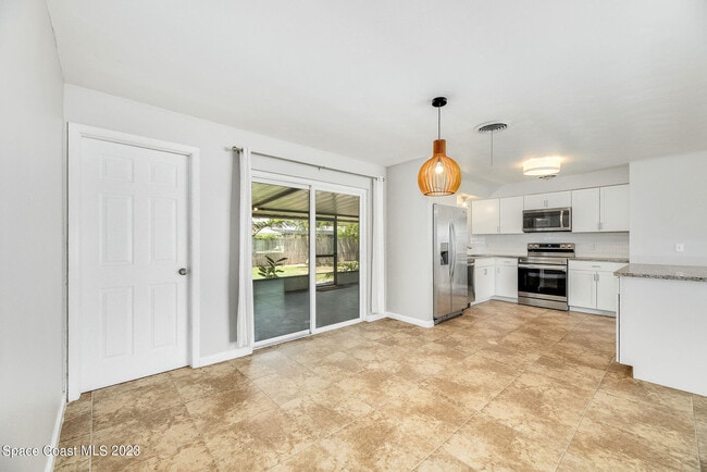 Building Photo - 250 Carib Dr