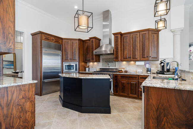 Building Photo - 3020 Alton Dr
