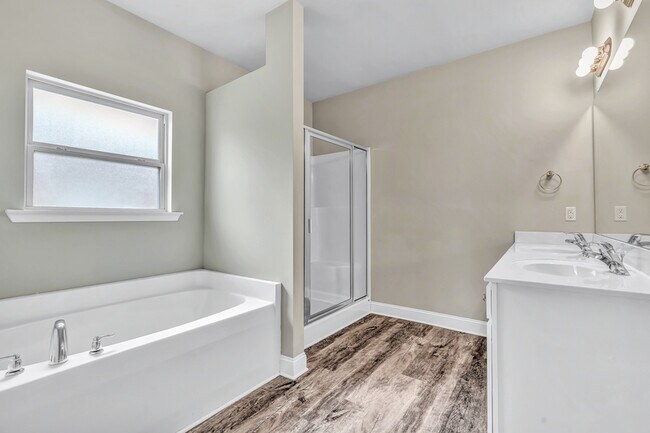 Building Photo - 113 Fourstar Ln