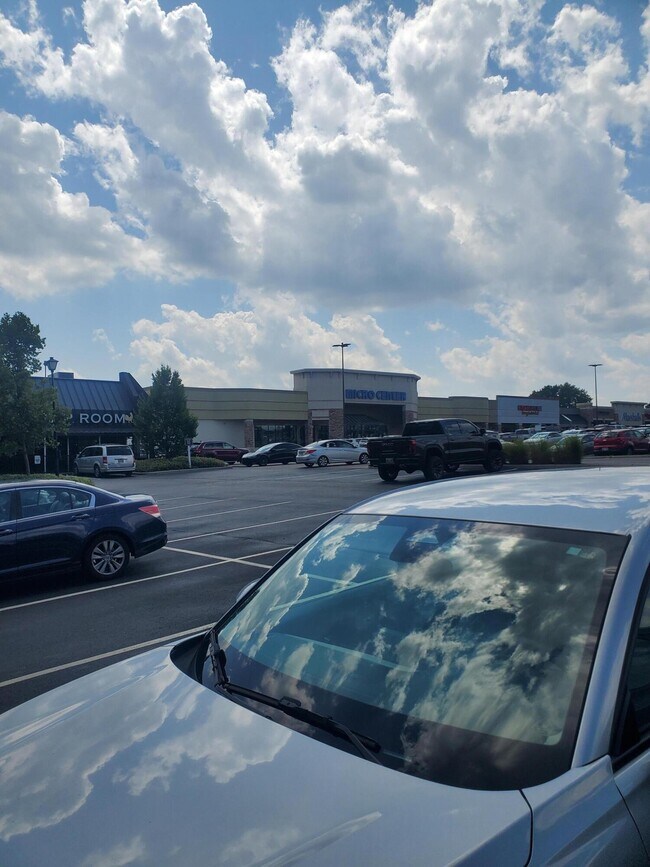 Building Photo - 5001 Olentangy River Rd