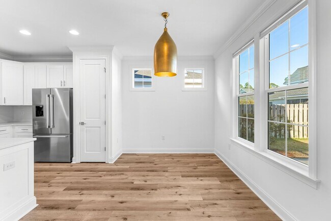 Building Photo - 117 Roundwood Dr