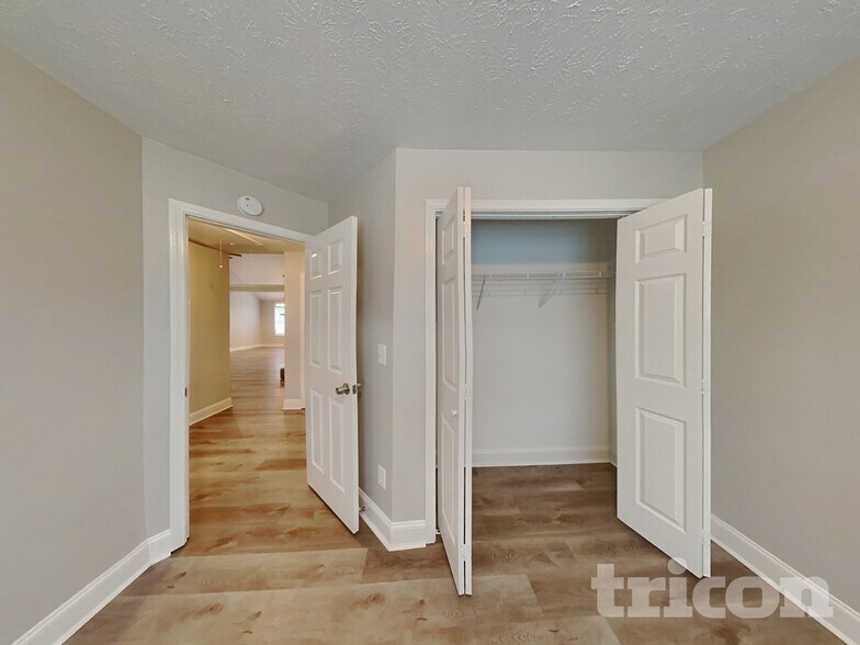 Building Photo - 287 Huntington Dr