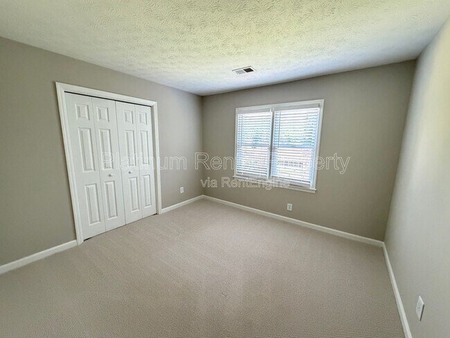 Building Photo - 467 Lees Trace SW