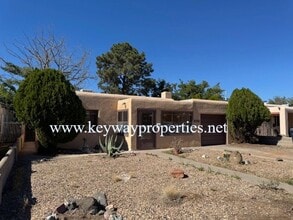Building Photo - Classic 2 bed 1 bath home in NE ABQ