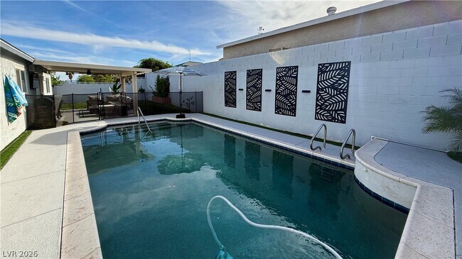 Building Photo - 1504 Dorothy Dr