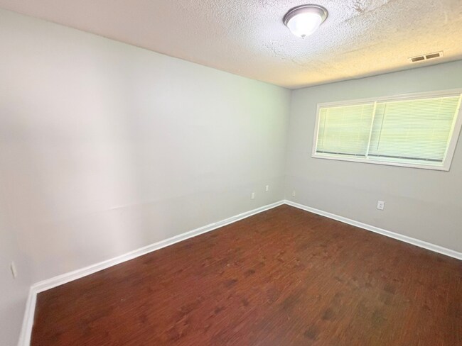 Building Photo - 1111 Canary Ln