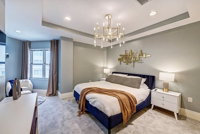 Building Photo - Modern High End Luxury Condo in Uptown Charlotte