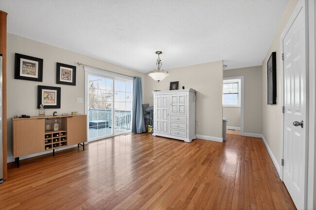 Building Photo - Spacious 4BR House in Millbury