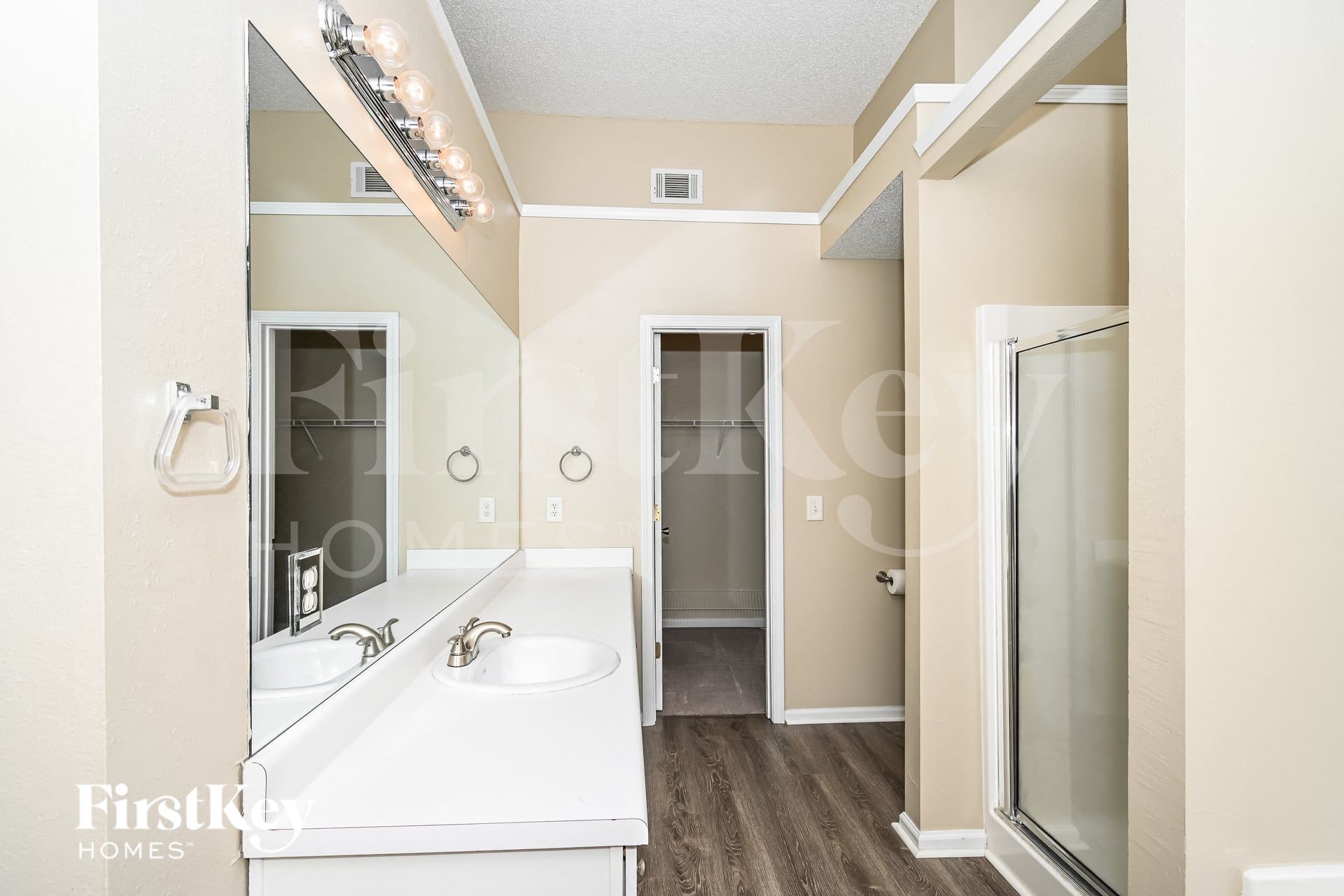 Building Photo - 4302 Ravenwood Dr