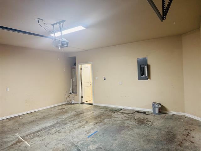 Building Photo - 1627 Summerhill Ct