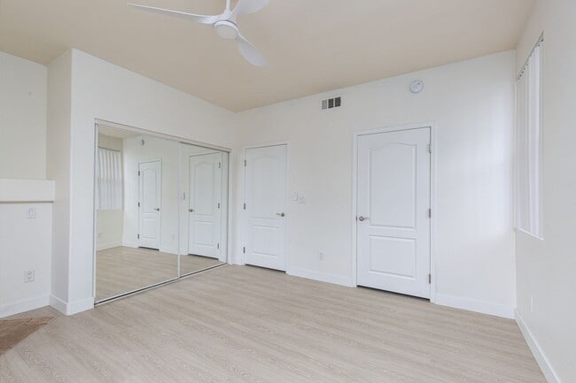 Building Photo - First floor unit in gated Summerlin community