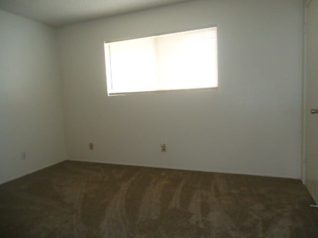 Building Photo - Clean 3 Bedroom 2 Bath Home