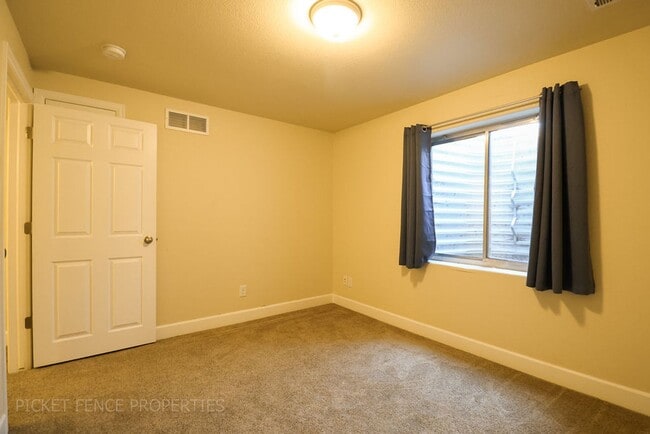 Building Photo - 5 Bedroom, Beautiful Home in Loveland!