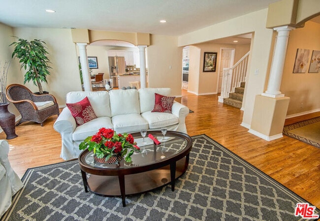 Building Photo - 7830 W 83rd St