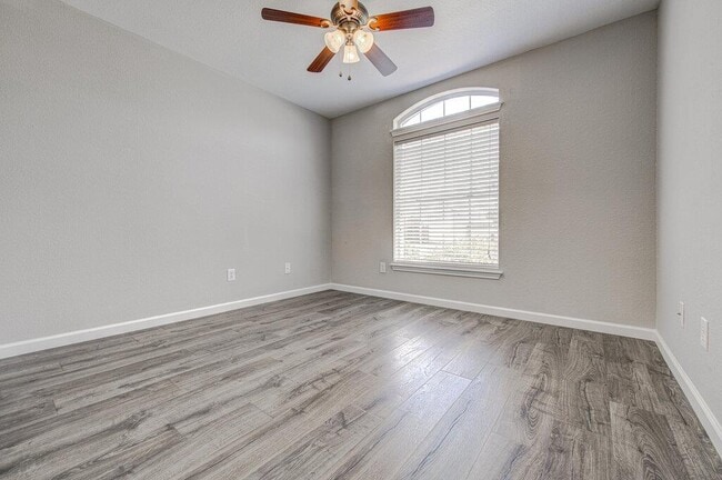 Building Photo - 1111 Whitley Dr