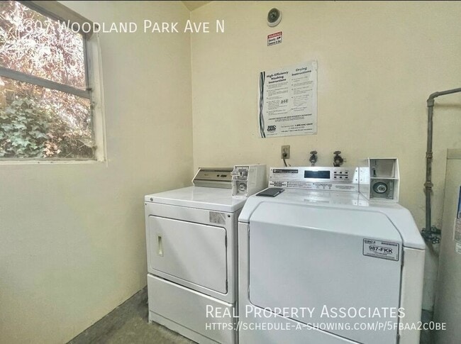 Building Photo - 4307 Woodland Park Ave N