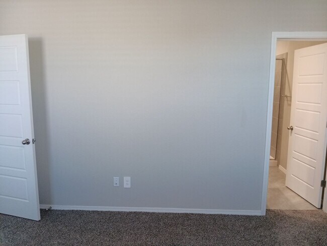 Building Photo - 3 Bedroom, 2 Bathroom Home! Schedule a Showing Today!